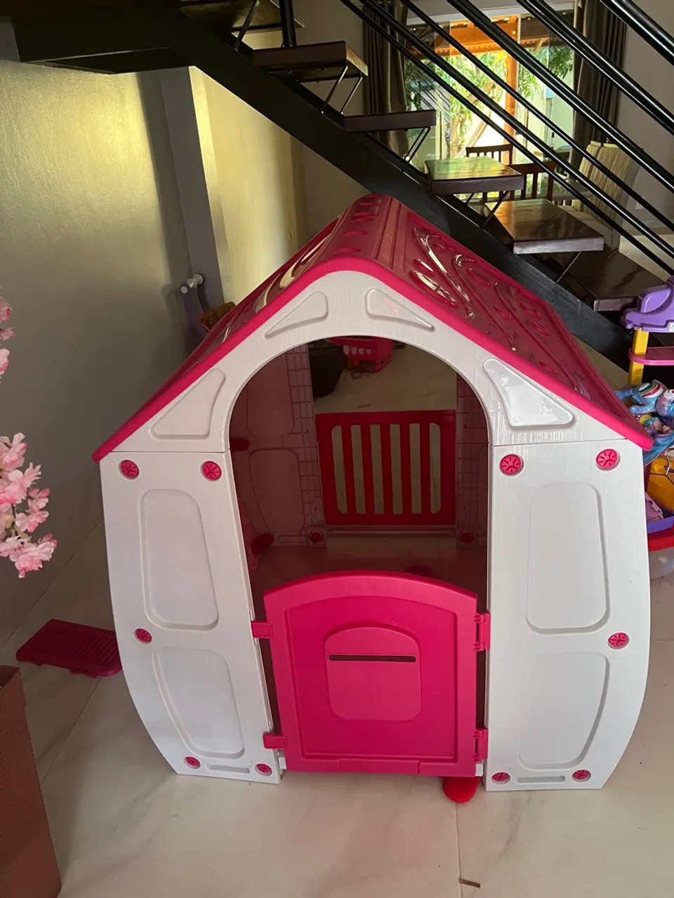 Casinha Infantil Rosa - Diversão Garantida!