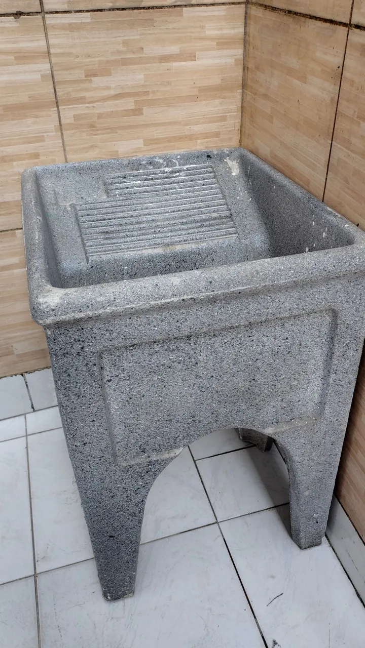 Tanque de pedra para área externa