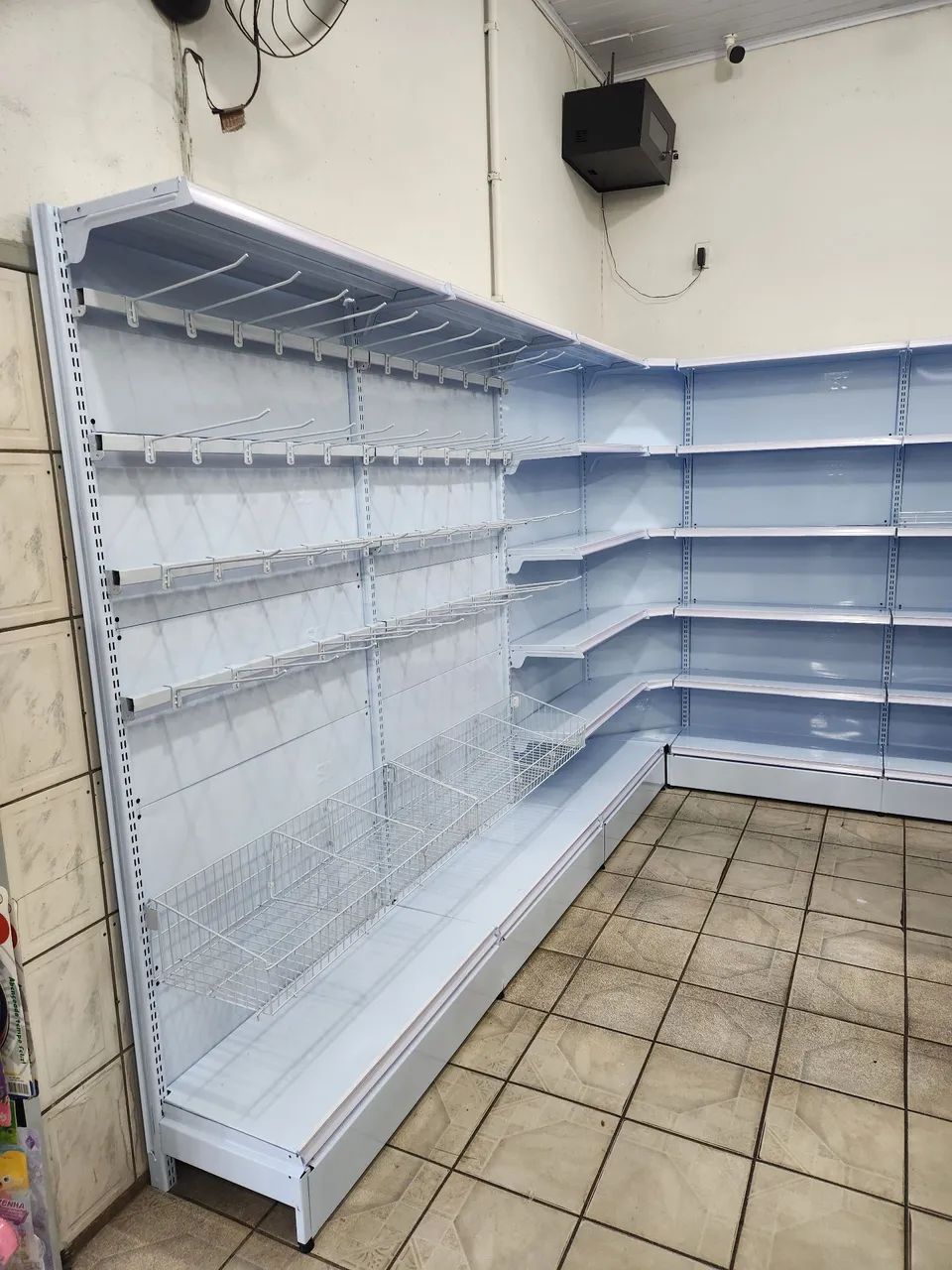 Prateleiras para loja