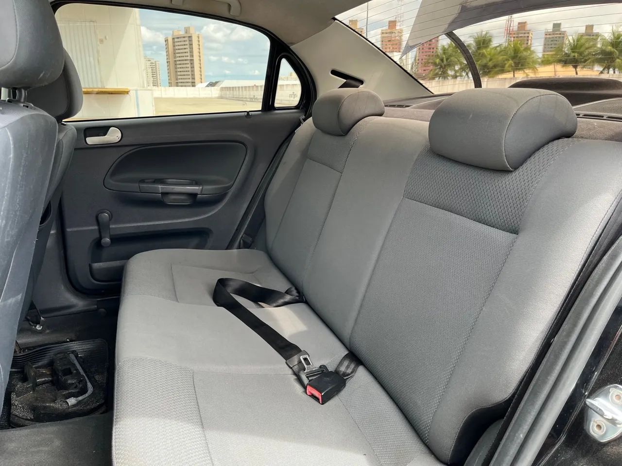 VW Voyage 1.0 Trend 2012 - Foto 6