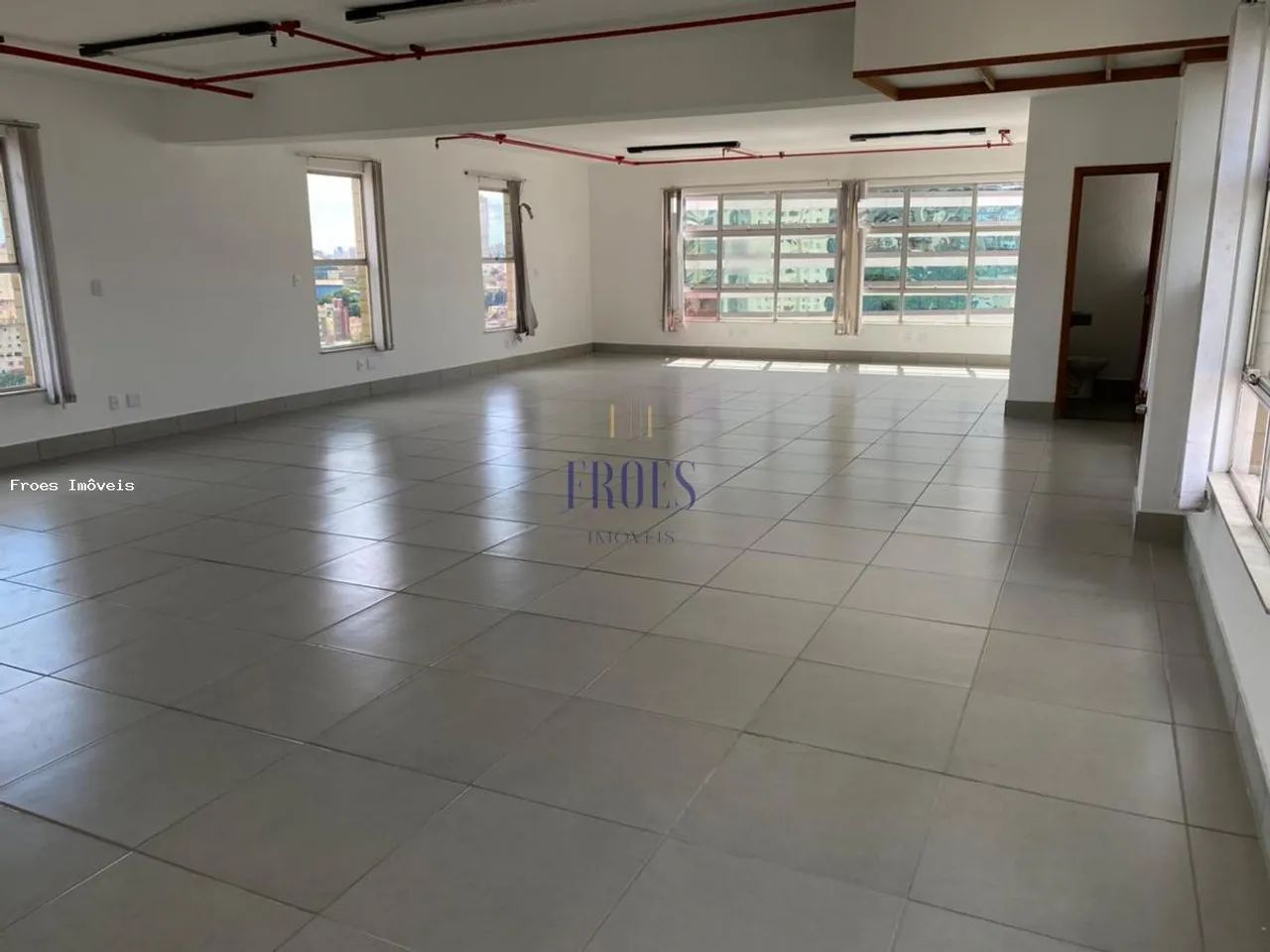 Sala Comercial para Venda em Belo Horizonte, Santa Efigênia, 3 banheiros, 3 vagas - Foto 2