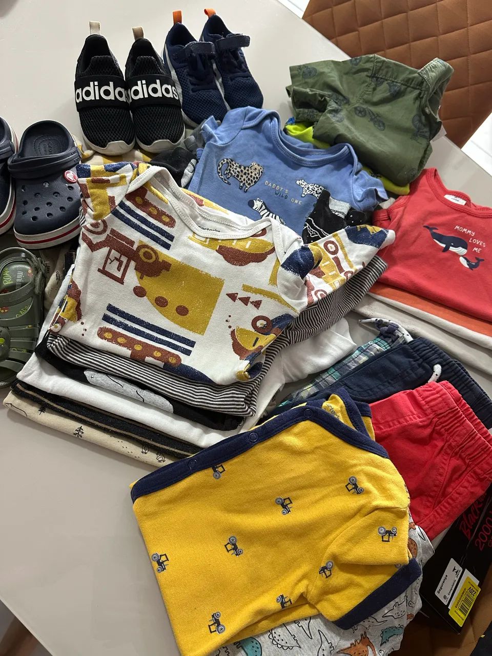 Lote Carters e Tênis 64293281286147124