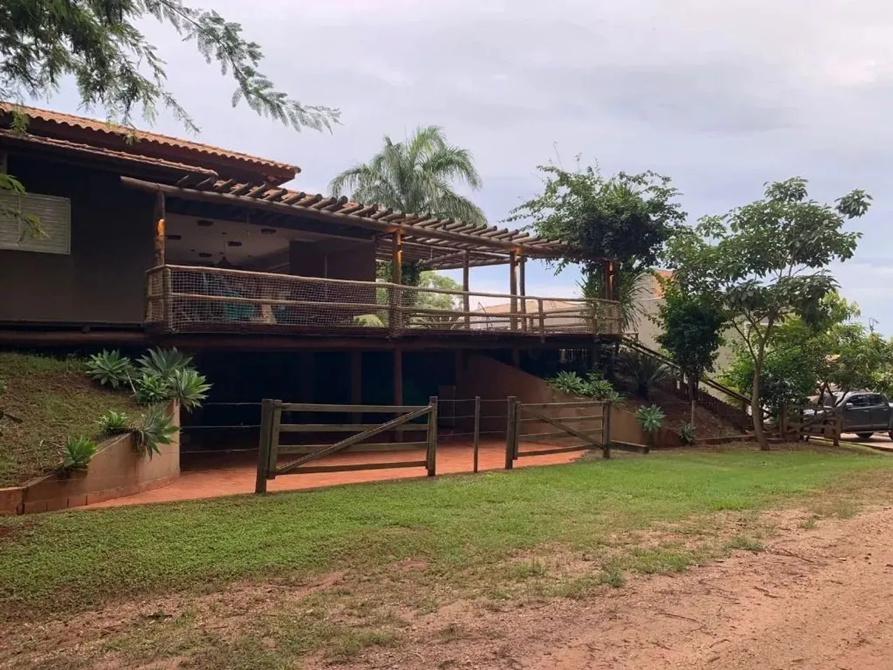 Rancho com 4 dormitórios, 351 m² - venda por R$ 1.850.000,00 ou aluguel por R$ 5.980,00/mê