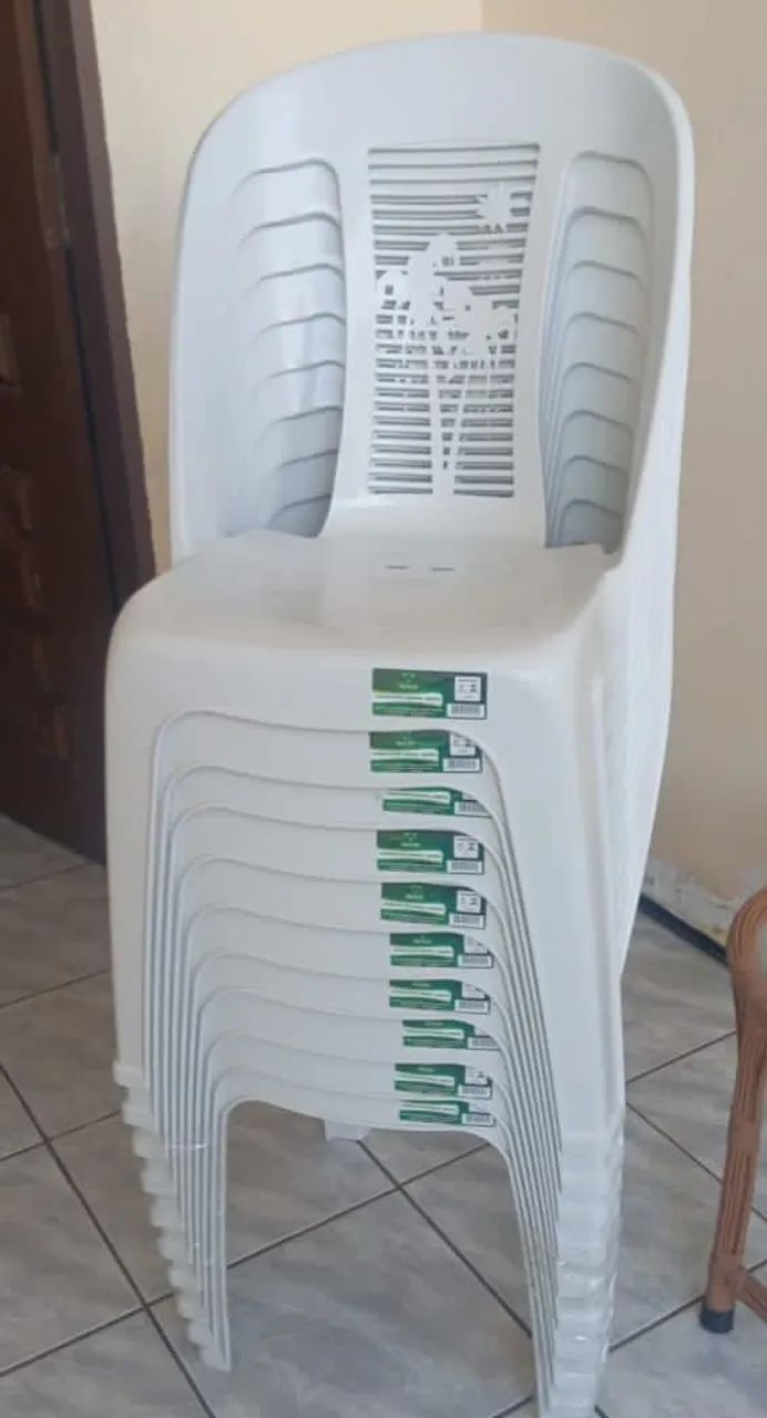 Cadeira de plástico 
