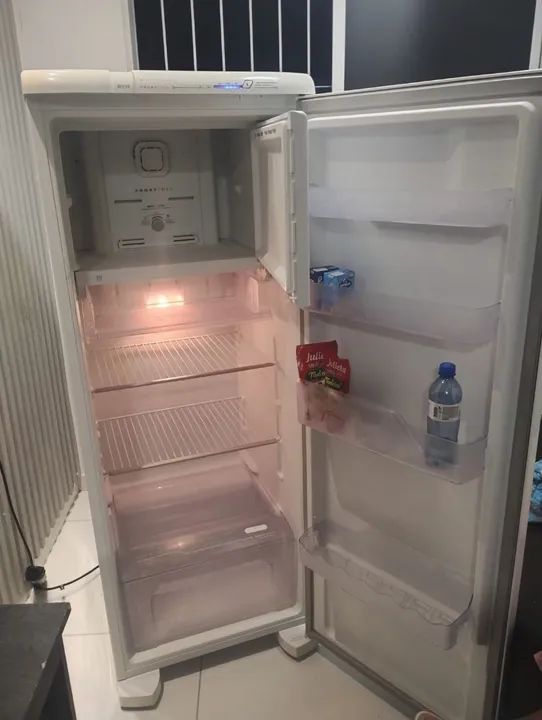 Geladeira Electrolux Fros Free  - Foto 2