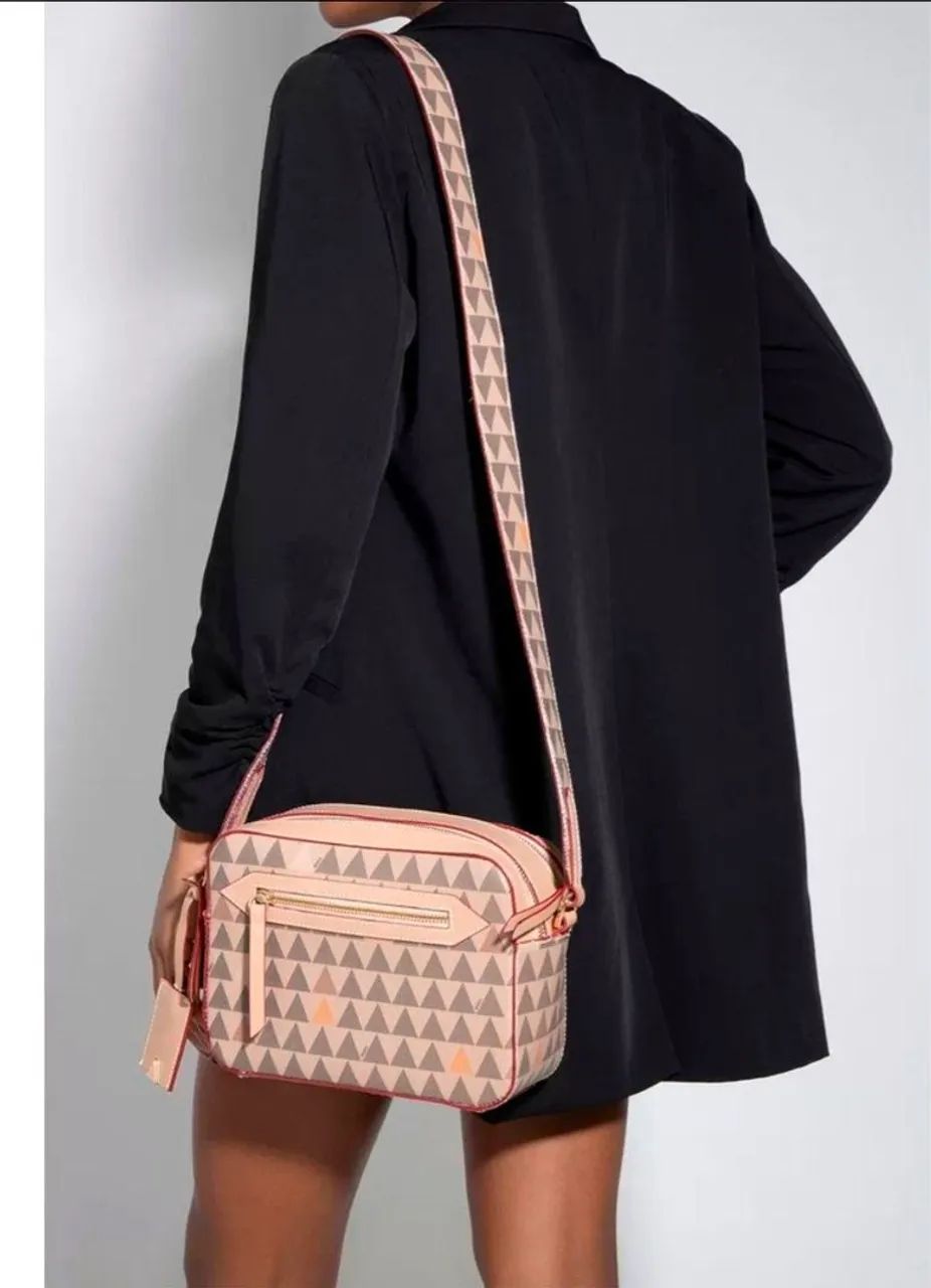 Bolsa Schutz Triangle Amêndoa.  - Foto 5