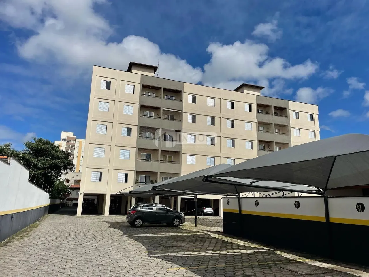 Condomínio Portal das Laranjeiras - Cobertura com 4 dormitórios sendo 2 suítes em Taubaté/