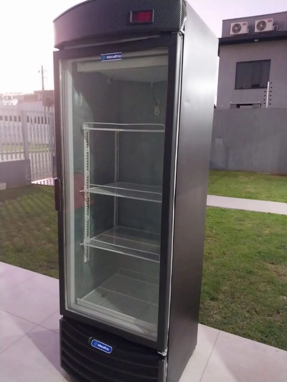 Geladeiras Expositoras - 3 mil cada promoção quem conhece sabe. - Foto 2