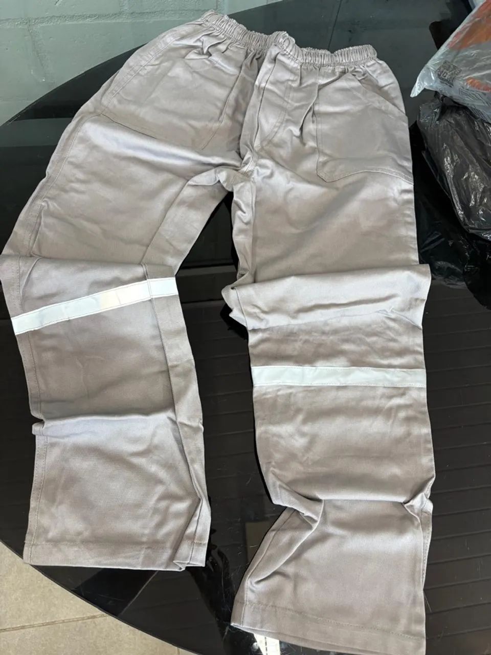 Uniforme de Trabalho com Faixas Refletivas e Bandeira do Brasil - Foto 3