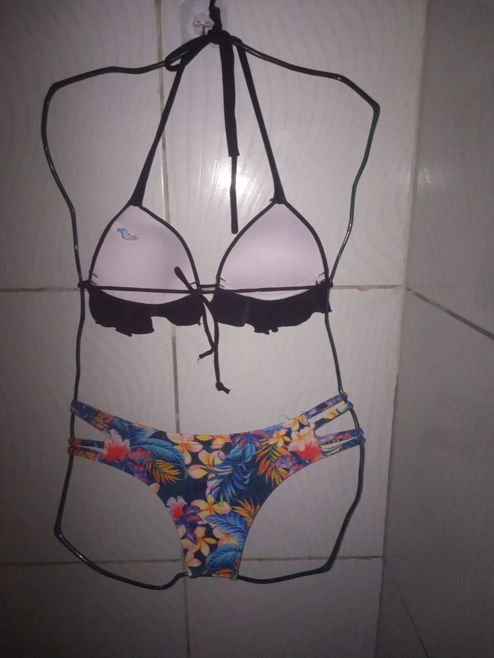 Biquíni Preto com Estampa Floral M - Foto 4