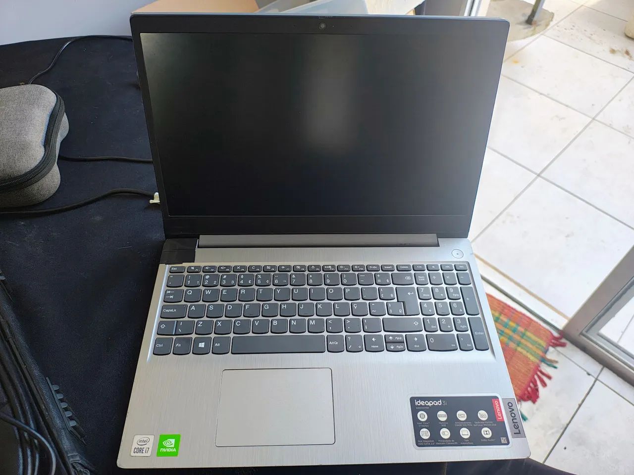 Notebook i7 com placa de vídeo 2gb