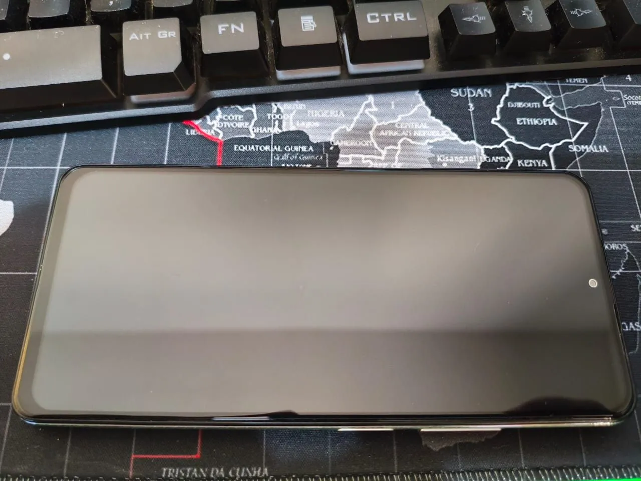 Poço F3 256GB Prata