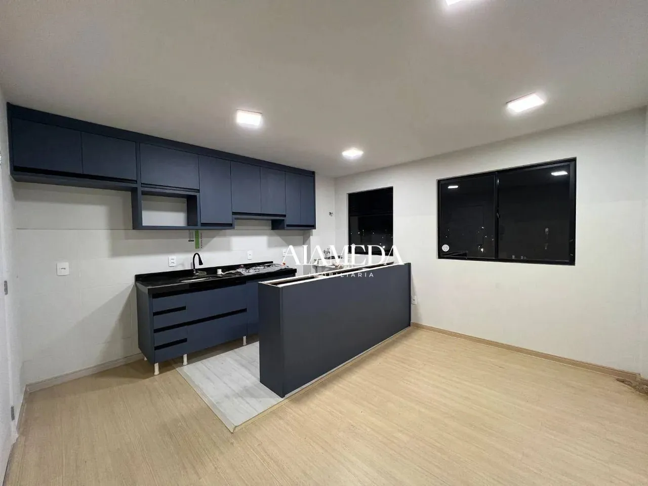 Apartamento com 2 Quartos com Cozinha Planejada para alugar, 43 m² por R$ 1.200/mês - São