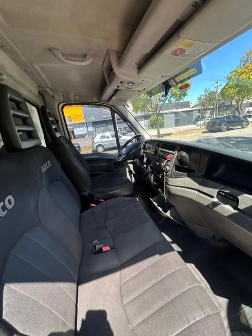 Iveco Daily 35S14 - 2014 - Motor Novo - Foto 11