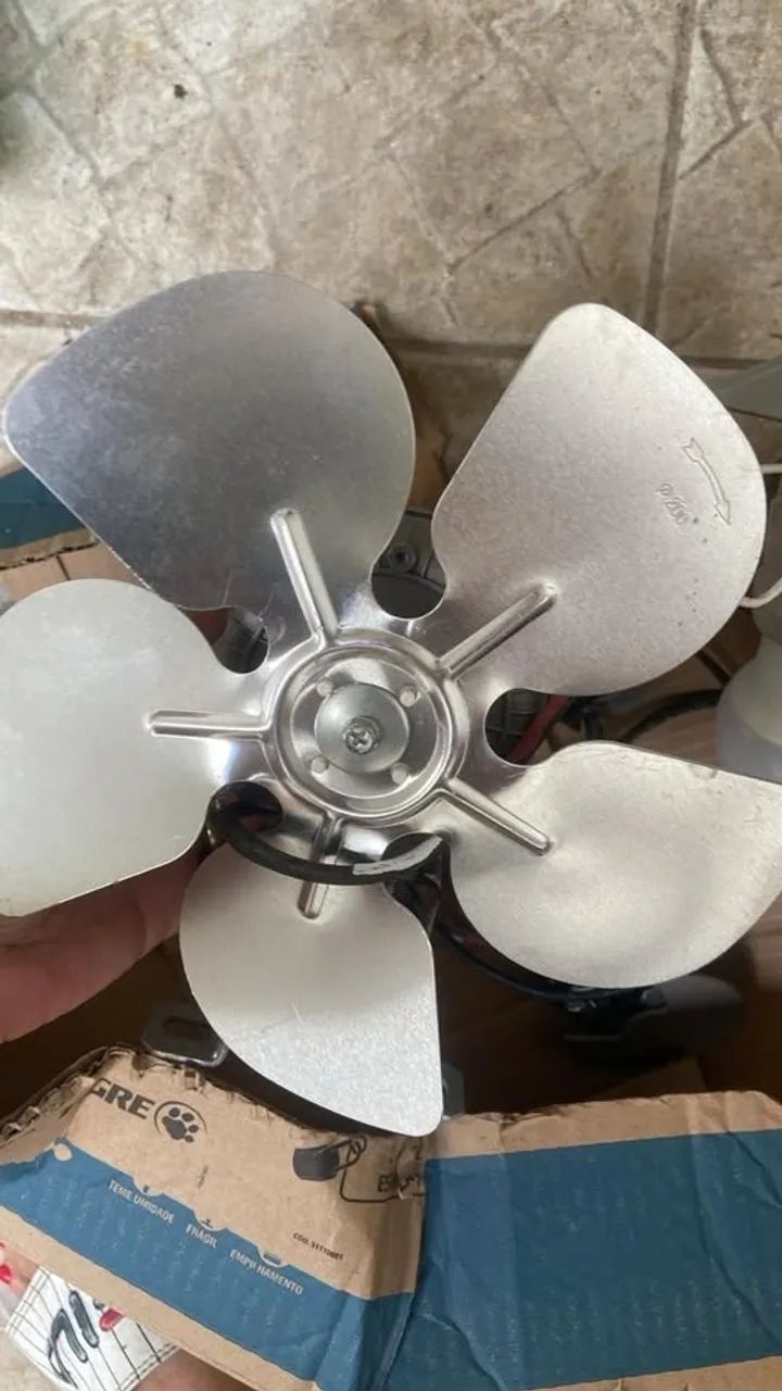 Ventilador Condensadora 220V - Novo,