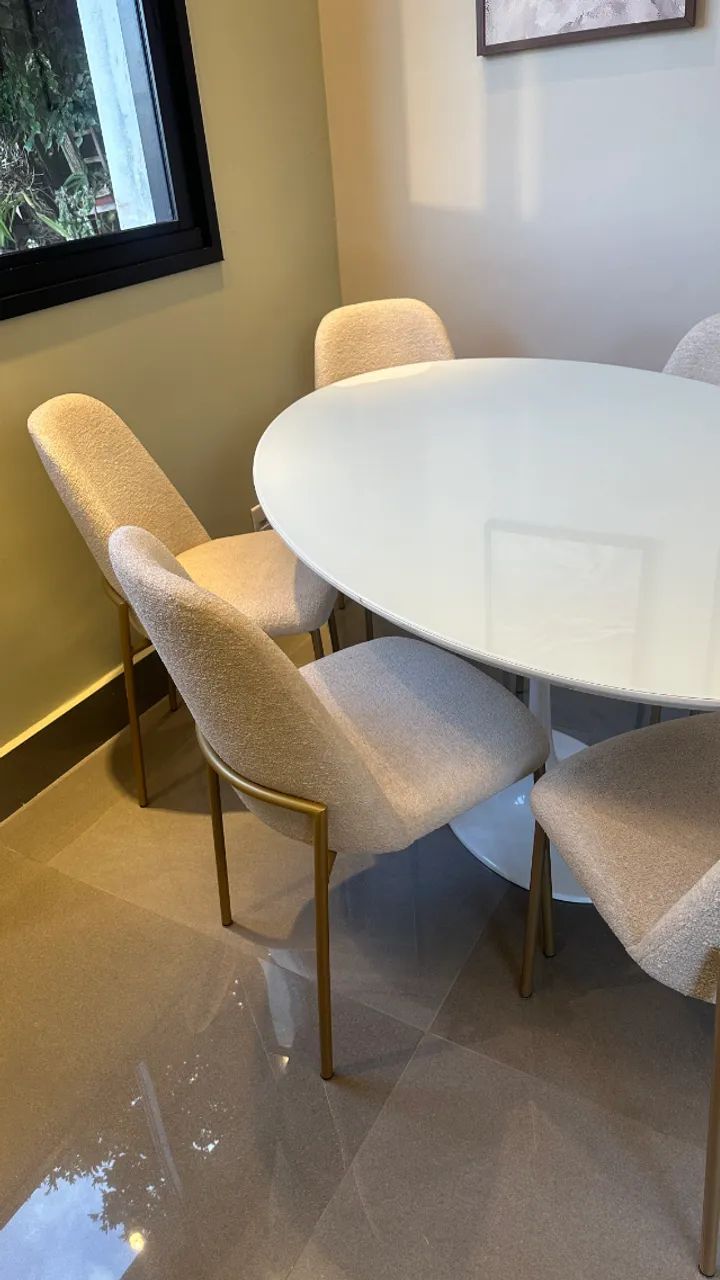 Mesa Oval com 6 Cadeiras - Foto 2