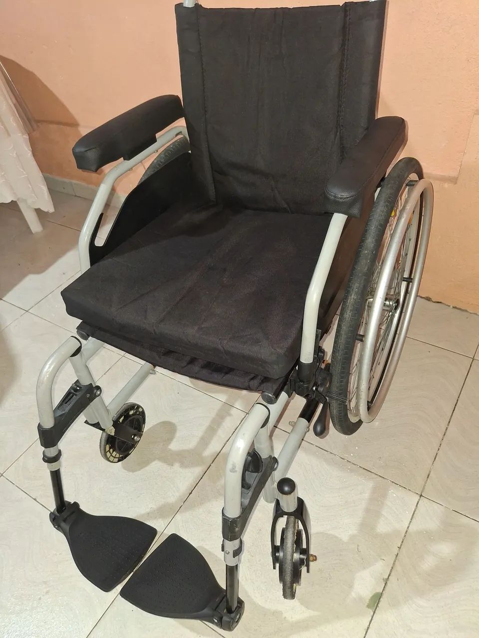 Cadeira de rodas ortobras 120kg - Foto 4