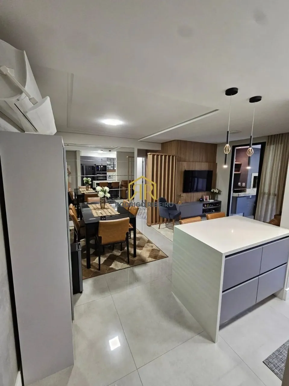 Apto impecável - 02 Dorm., 02 suítes e 02 Vagas