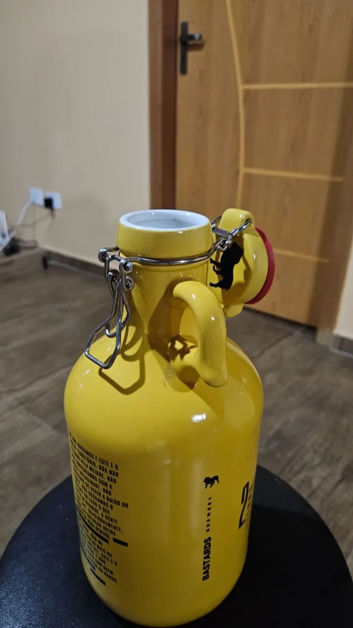 VENDO 2 GROWLER DE CERÂMICA 2L - WE ARE BASTARDS - Foto 5