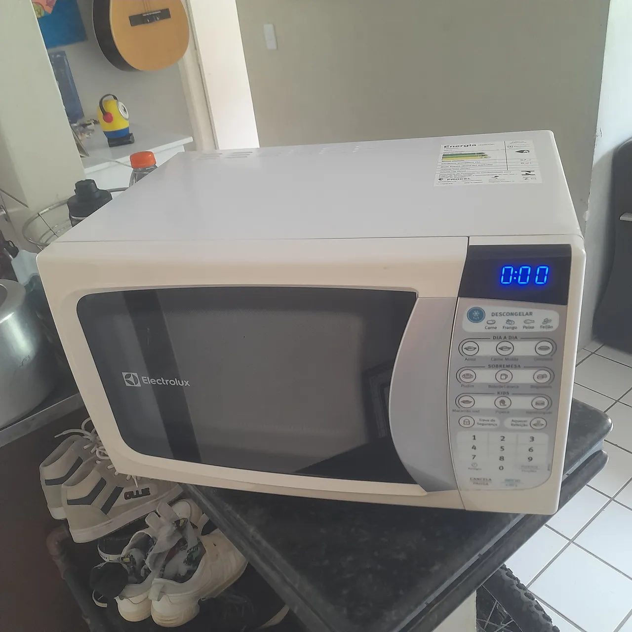 Microondas Electrolux Novíssimo 300,00