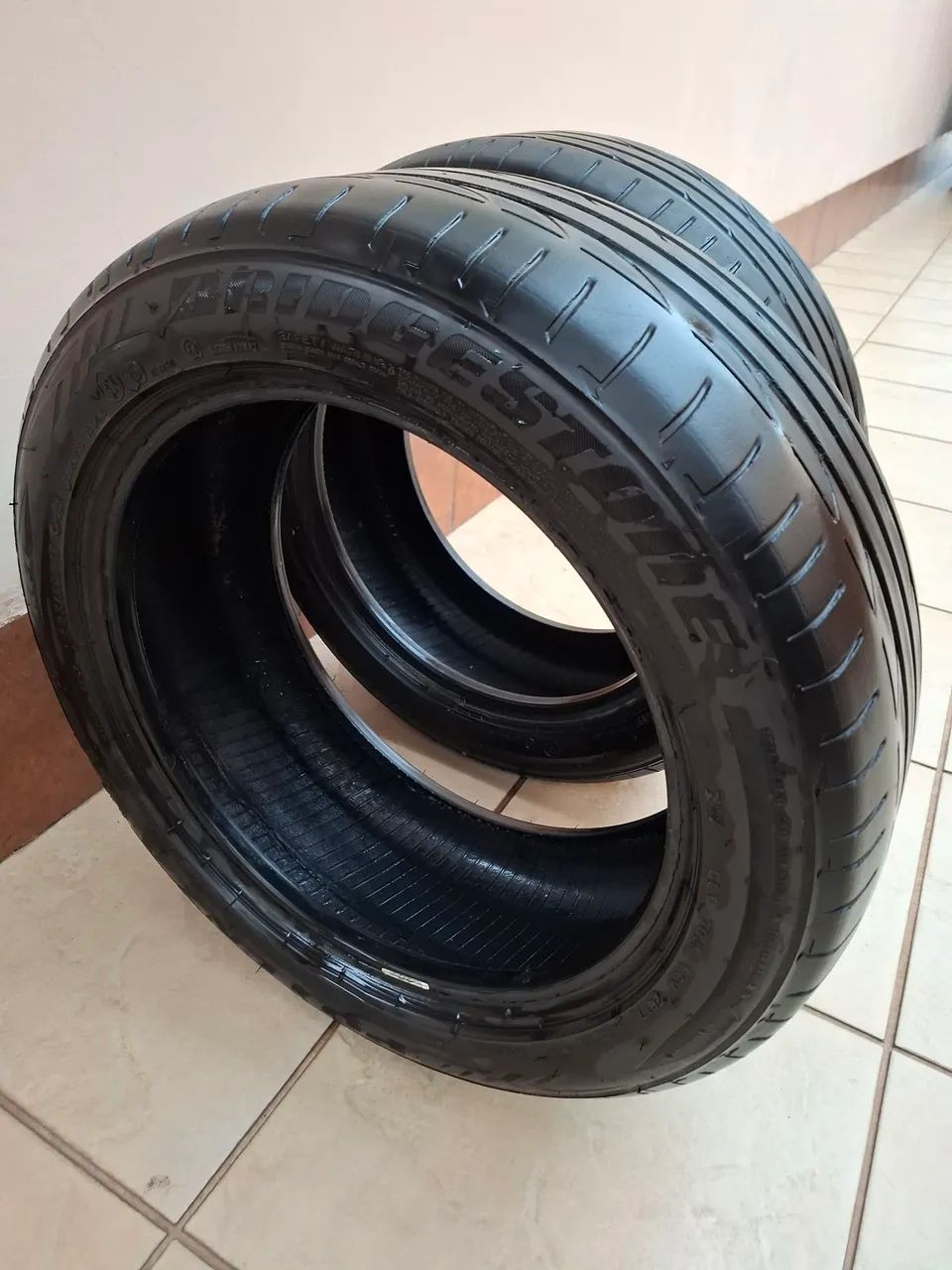 Pneus 2 Pneus BRIDGESTONE 225/50 R17 94W RUN FLAT- Excelente estado! Carro Usados - Foto 2