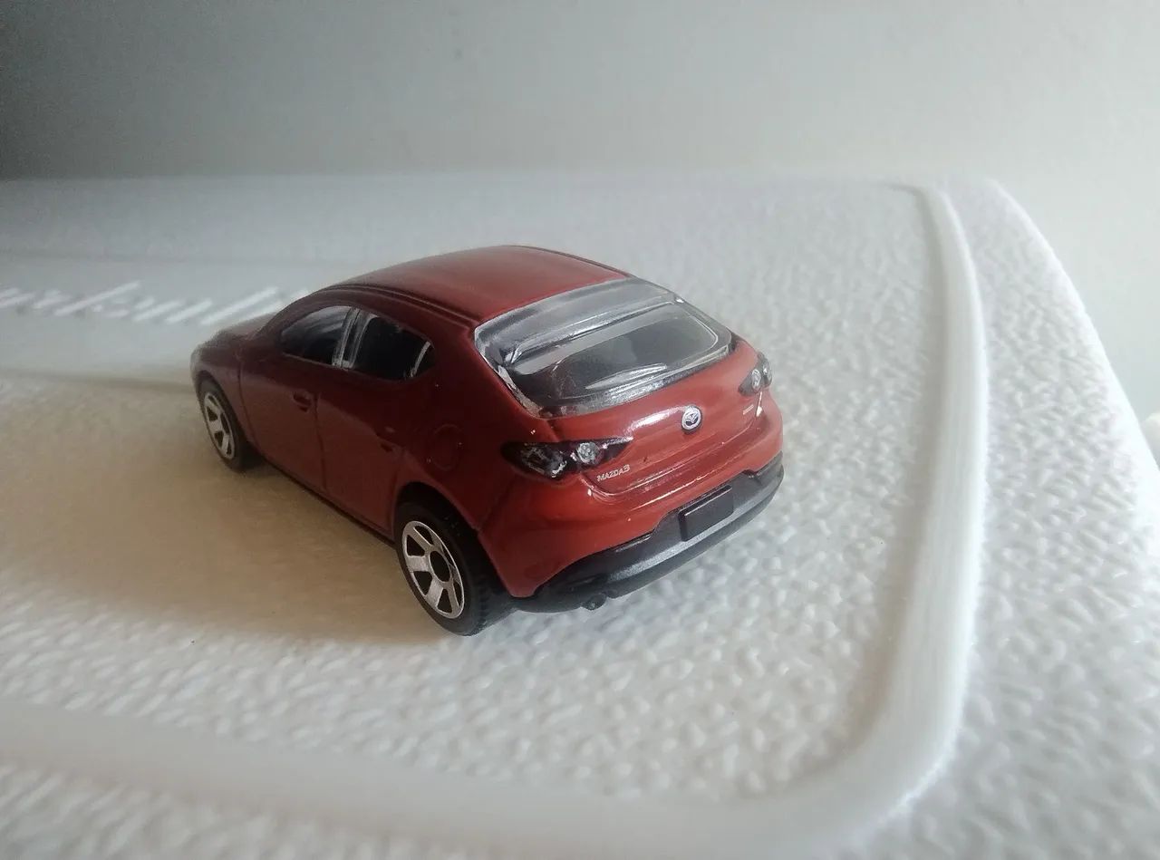 Matxhbox Mazda 3 Vermelho Novo Loose - Foto 4