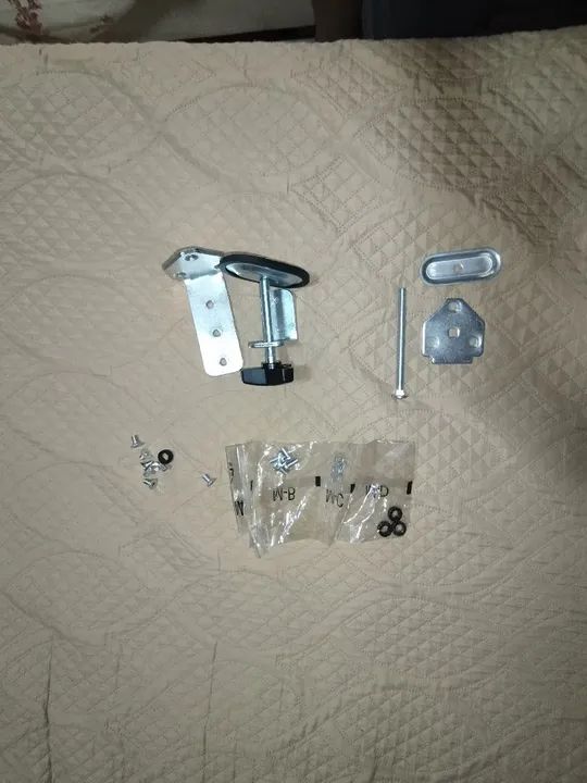 Braço articulado para Monitor de Mesa - Novo - Foto 4