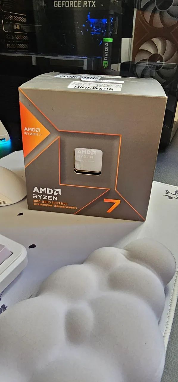 Processador Ryzen 7 8700G - Na caixa