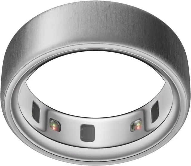 Oura Ring 4 Stealth / Brushed Silver
