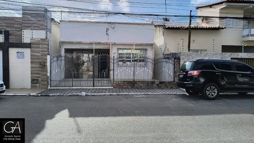 Casa bem localizada no bairro Getúlio Vargas.