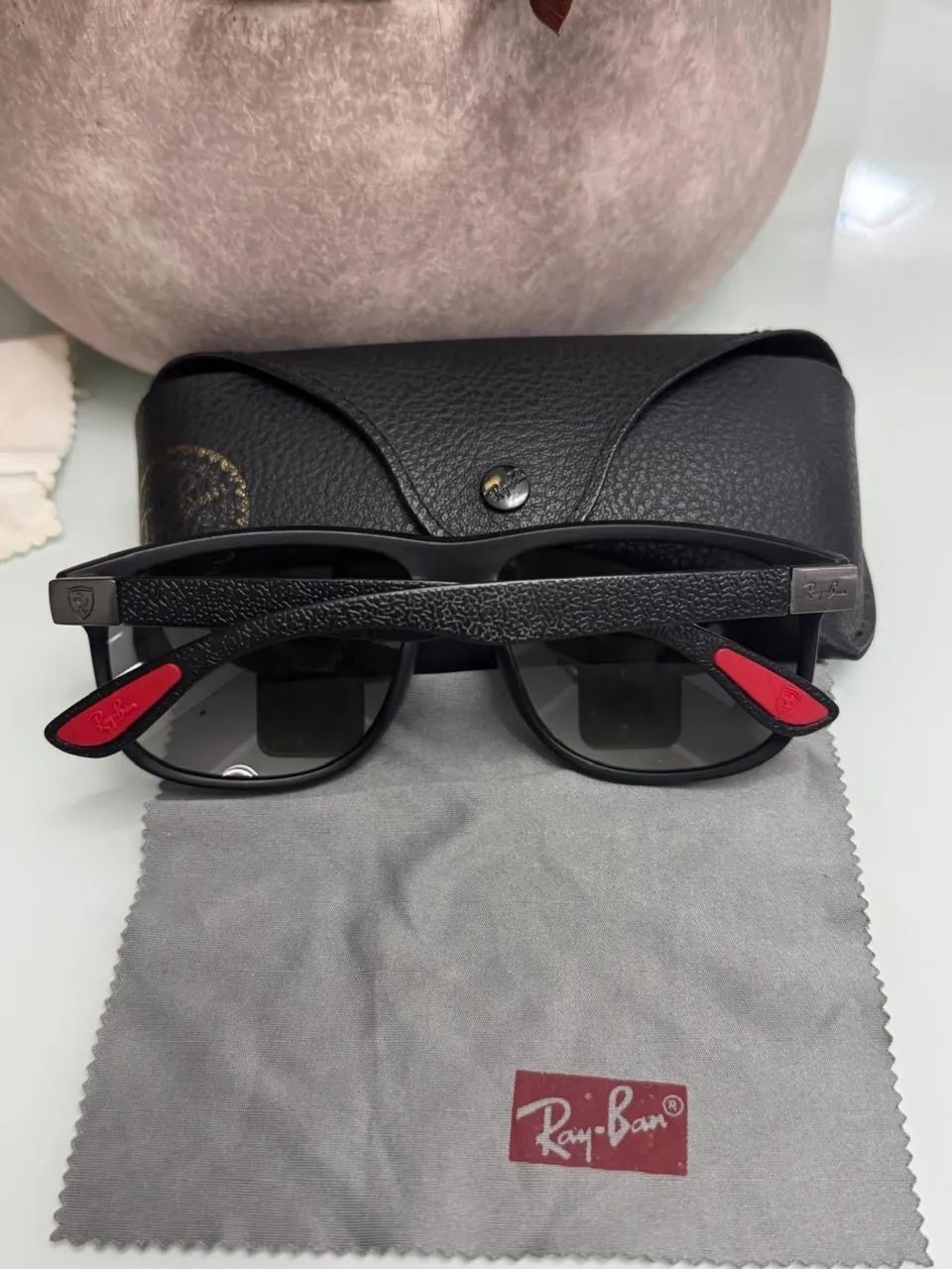 Óculos de sol Ray-Ban modelo scuderia 142. - Foto 5