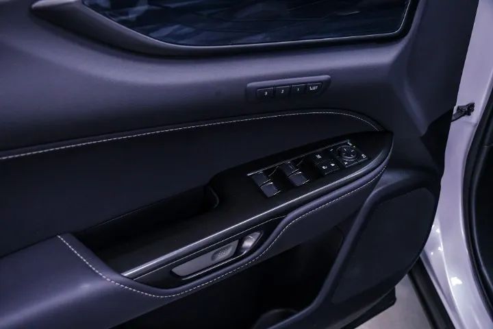 Lexus NX-350h Luxury 2.5 16V Aut. (hybrid), foto 8 de 10