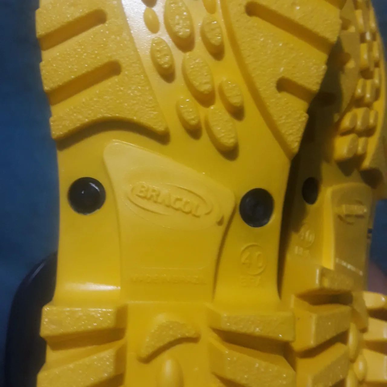VENDO BOTA, DE PROTEÇÃO EPI. BRACOL TAM:40 - Foto 5