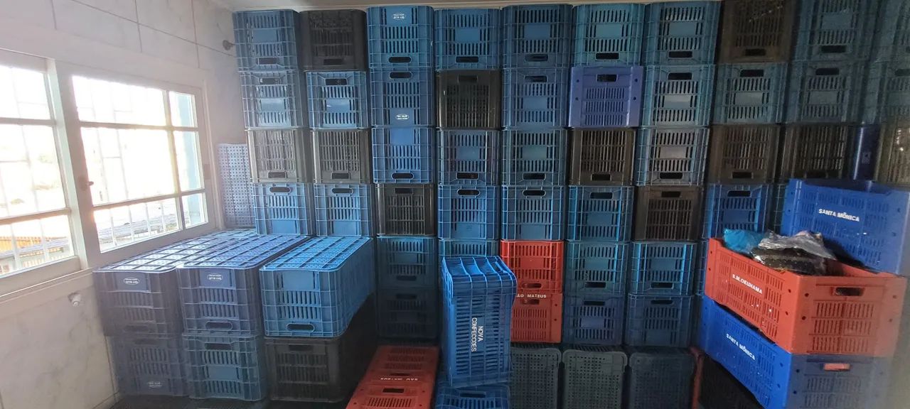 Caixa plástica empilhavel hortifruti 