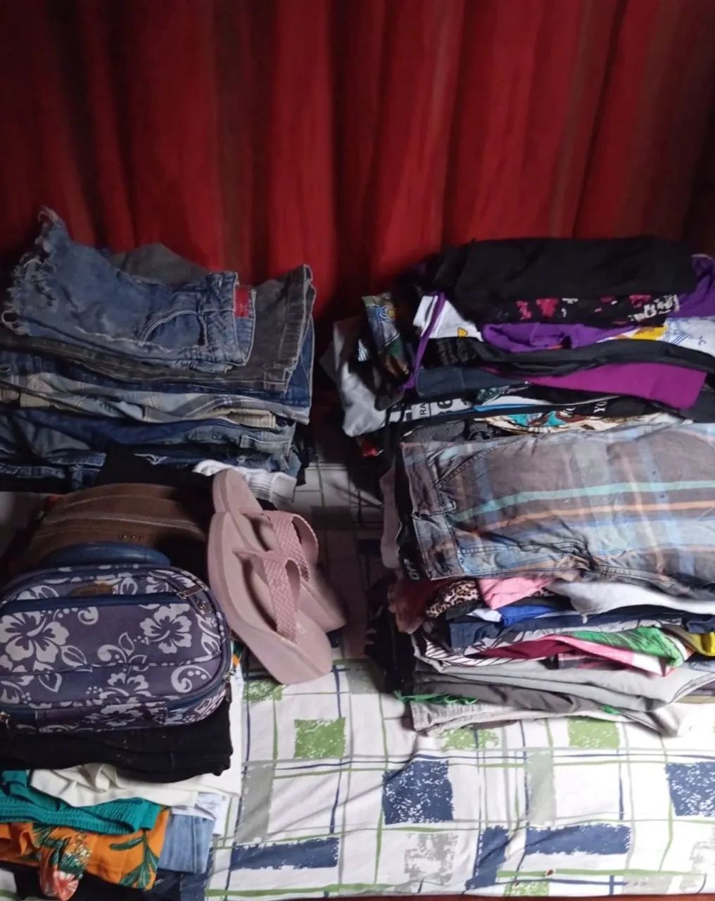 Fardo de roupas usadas 