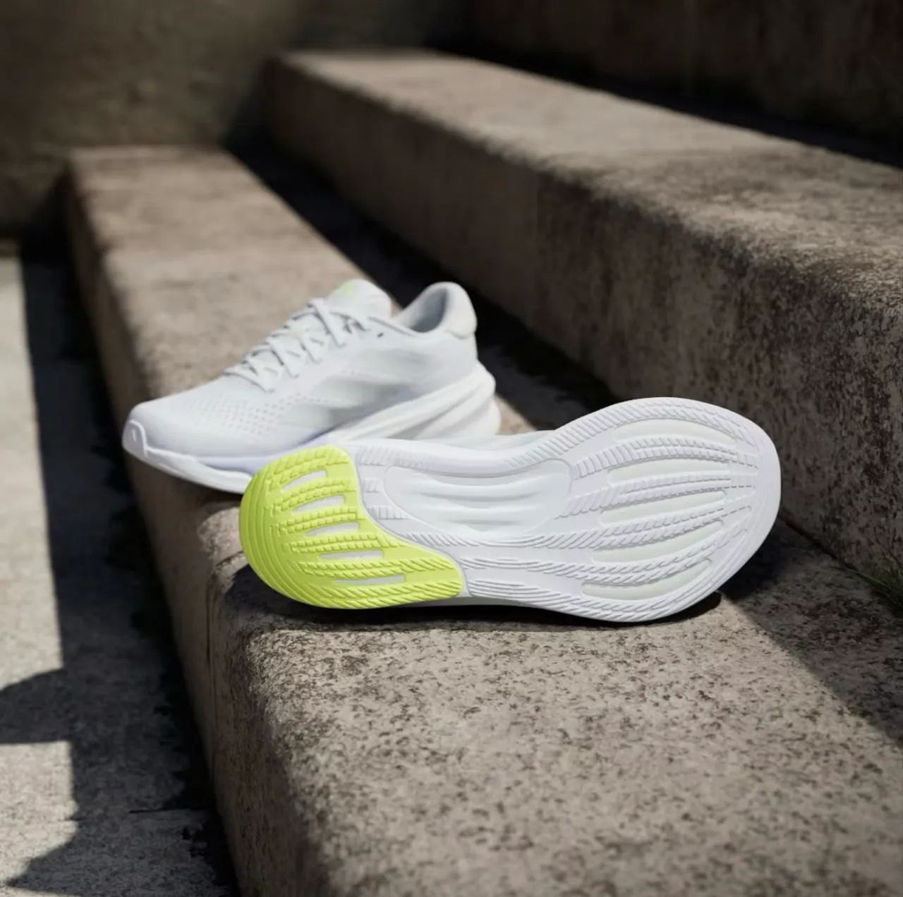 Tênis Adidas Supernova Stride 2.0 - Foto 2