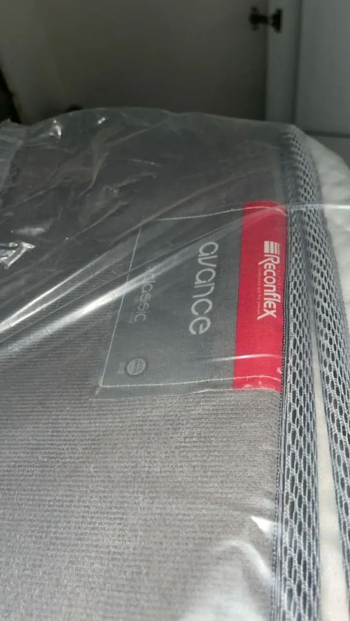 Cama box semi nova