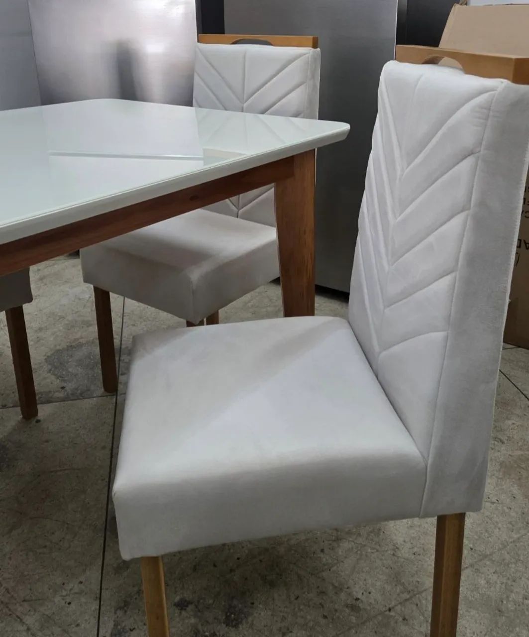 Mesa de jantar de 4 cadeiras 