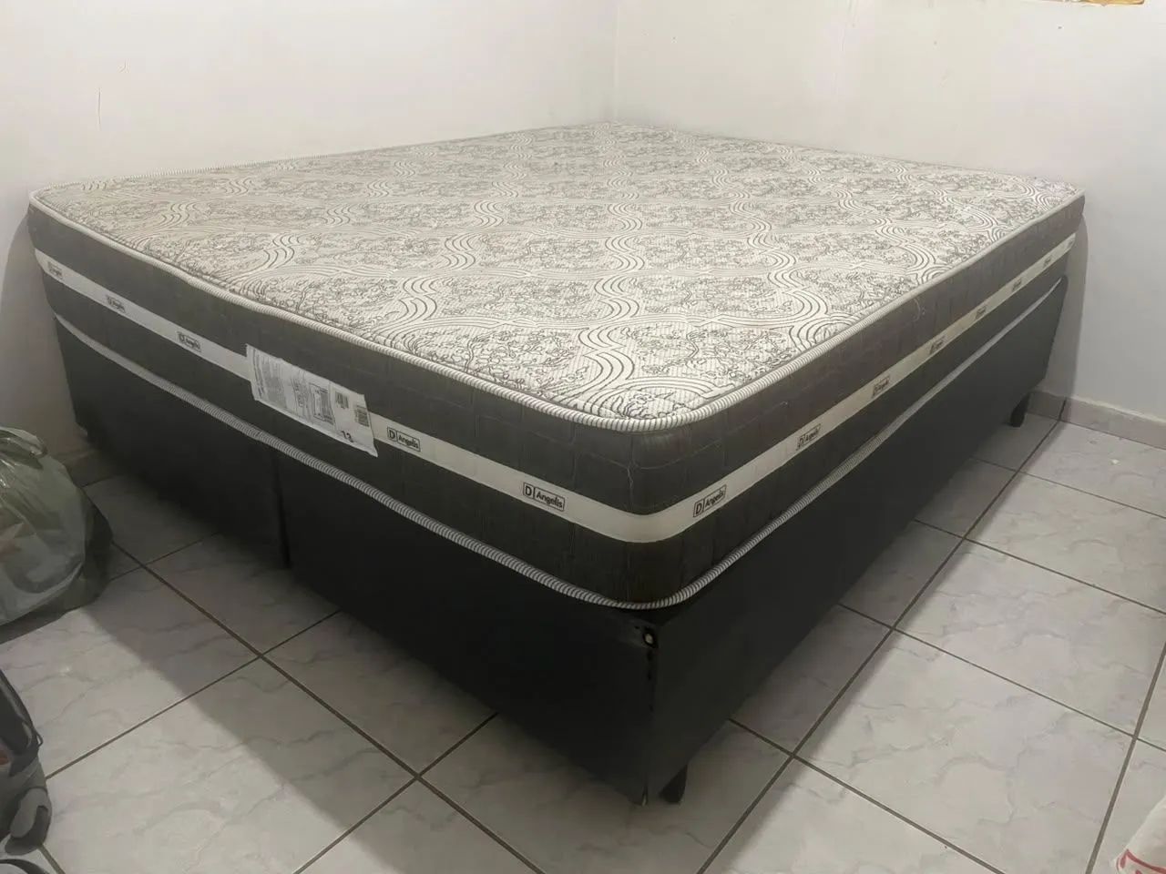 Cama quenn, Colchão + Base.