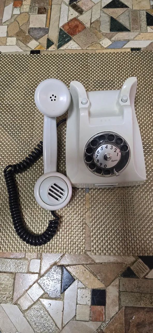 Telefone Ericsson anos 70, cor gelo - Foto 3