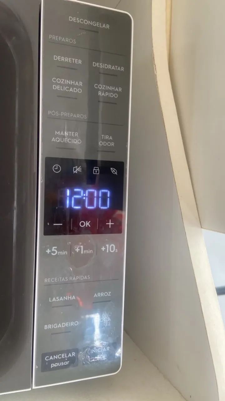 Micro-ondas Electrolux 36 litros Efficient ME36S - 2 meses de uso - Foto 3