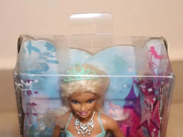 Barbie Princesa da linha Fairytale Magic 2011/2012 - Foto 3
