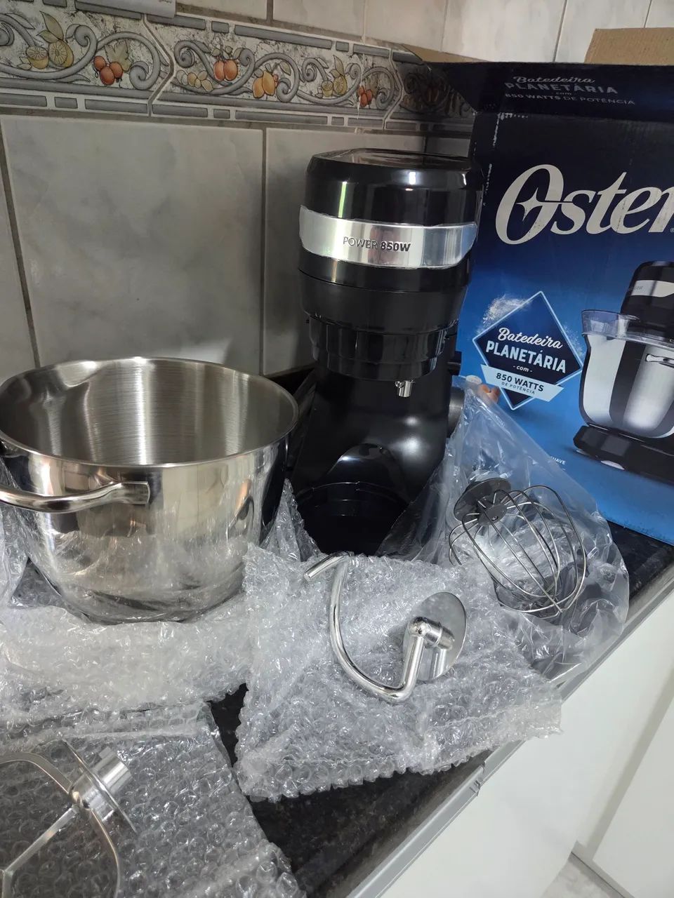 Batedeira Planetária Oster Bowl Inox III - 127V Nova - Foto 2