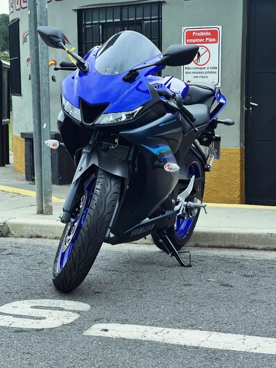 R15, 