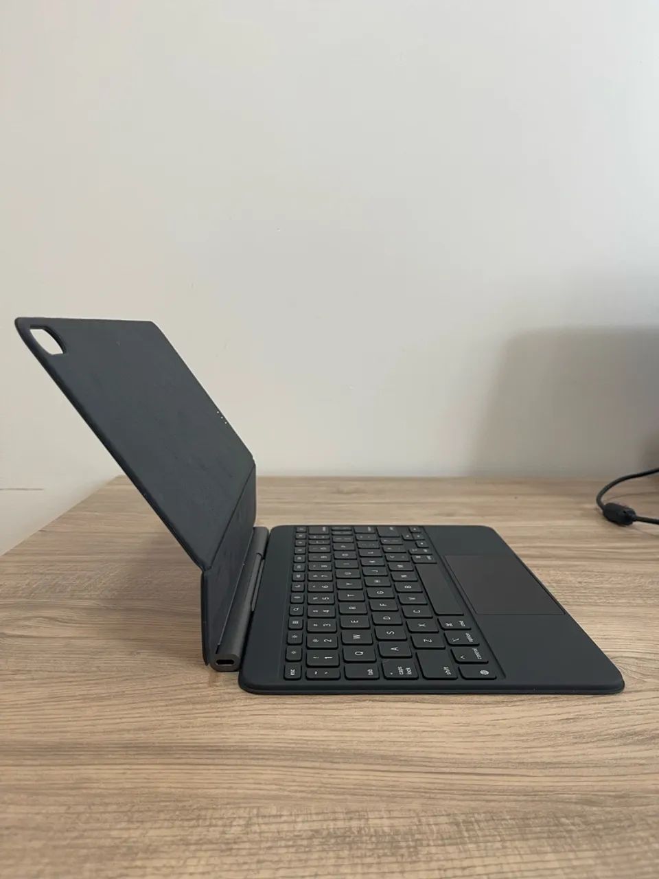Teclado e capa original iPad Apple Magic Keyboard para iPad Air 11" (M4) NOVA E ORIGINAL - Foto 2