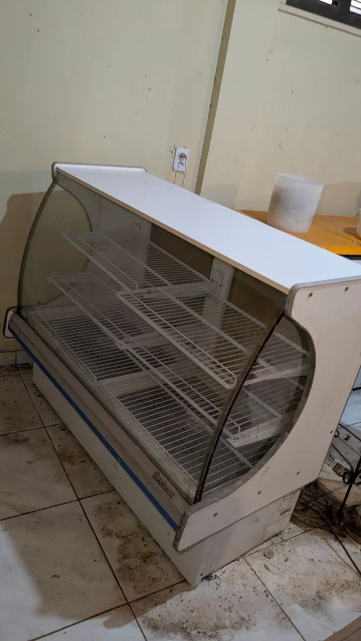 Balcão expositor quente