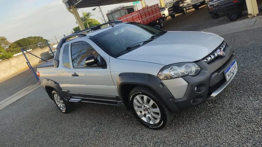Fiat Strada Adventure 1.8/ 1.8 Locker Flex CE 2016 - Foto 2
