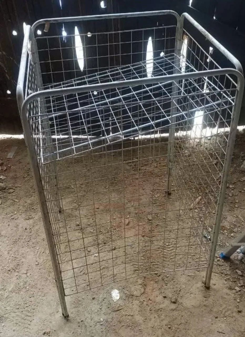 Cesta expositora para roupa 60x60x100