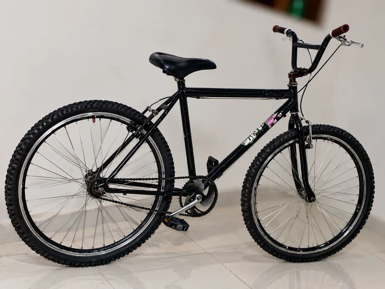 Bicicleta aro 26 preta, tem conversa no valor. - Foto 3