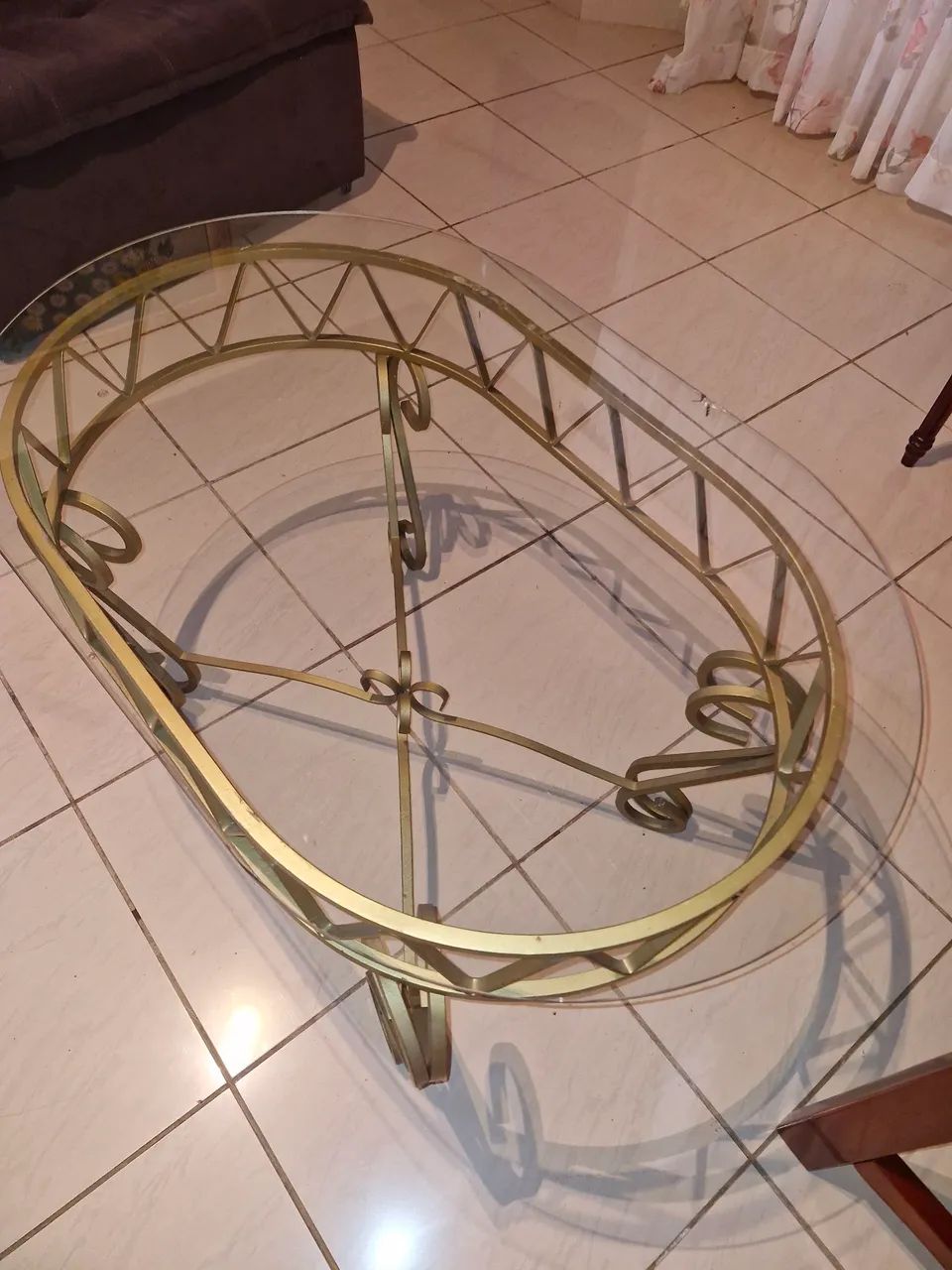 Mesa de ferro com avaria no vidro  - Foto 2